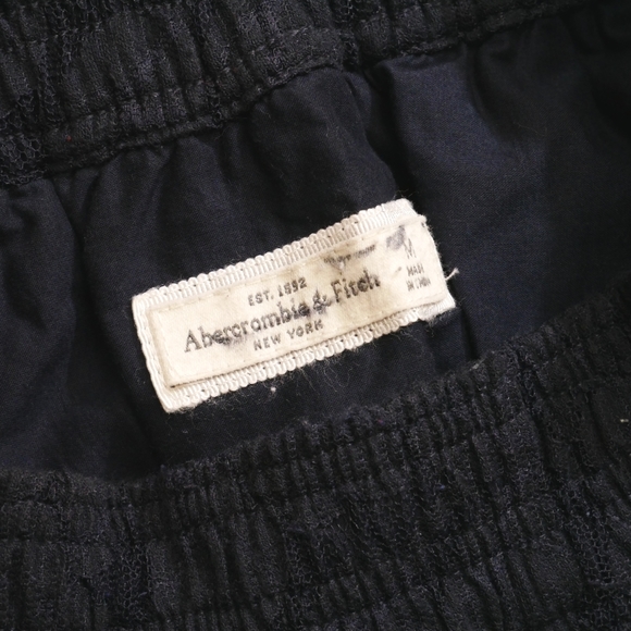 ⭐️ 3/$15 ⭐️ Abercrombie & Fitch Lace Skirt - Picture 3 of 7